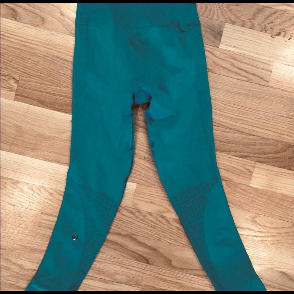 Authentic Teal Lululemon seamless leggings size 4